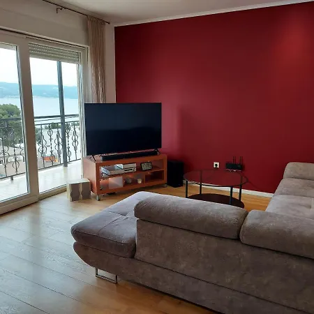 Apartman Duce 1 * Omiš