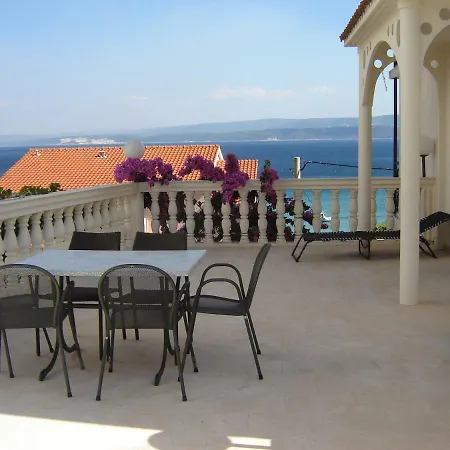 Apartman Duce 1 *