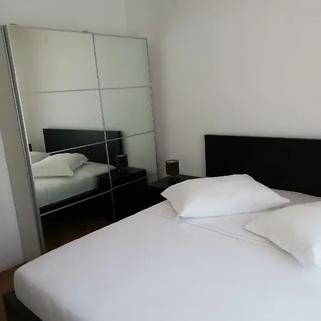 Apartman Duce 1 *